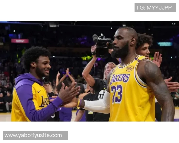 夸梅直言布朗尼不配打NBA认为他像抢银行一样夺走机会